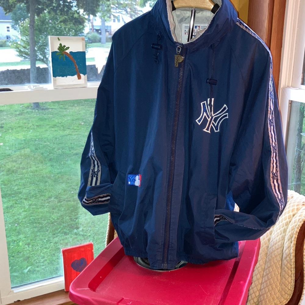 Pro Player Vintage Silver Genuine Merchandise Jacket YANKEES XL